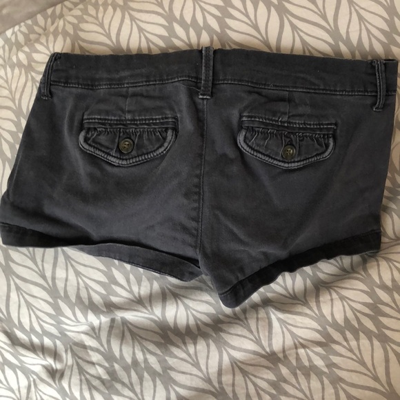 Perfect stretch Abercrombie&Fitch navy blue shorts - Picture 2 of 2
